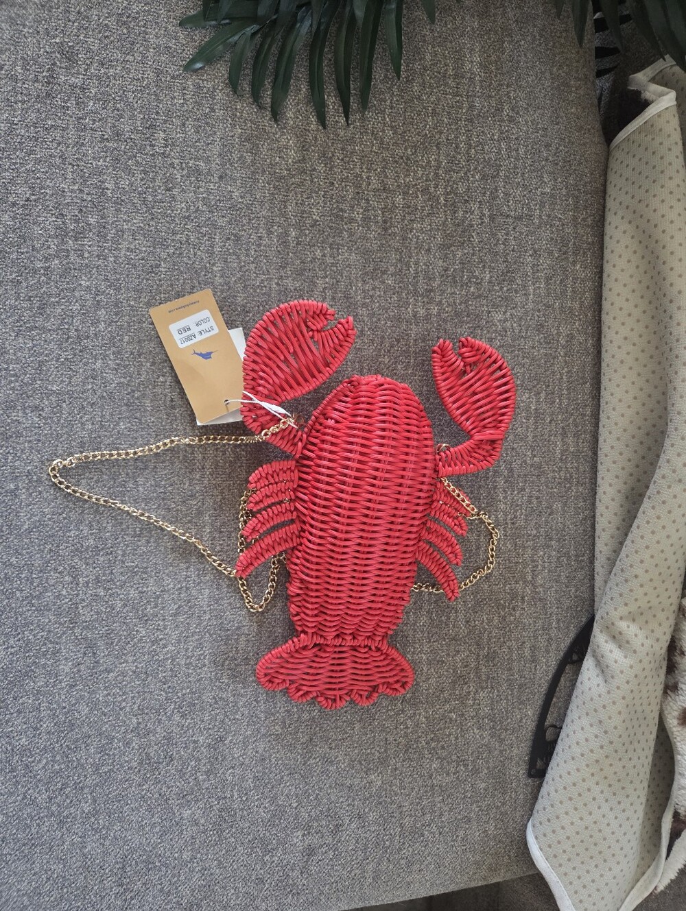 Tommy Bahama Tik Tok Famous Viral Red Wicker Crab Crossbody with Gold Chain NWT - Picture 9 of 11